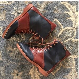 ISO! These Bass Nikki boots! Sz8 great condition